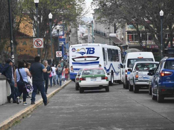 Xalapeños continúan sus actividades pese a COVID-19