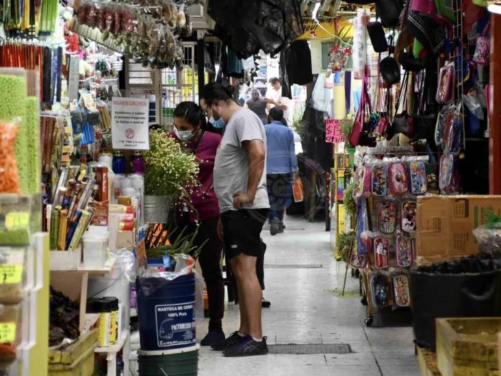 Xalapeños continúan sus actividades pese a COVID-19