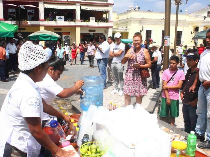 Jaloneos en desalojo de vendedora ambulante en Papantla