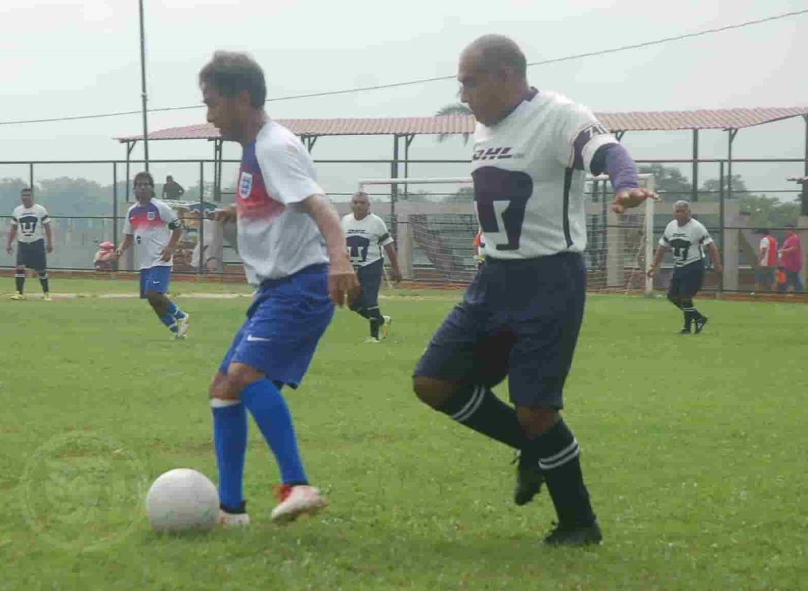 Preocupa a jugadores de Jáltipan que el futbol Más de 60 años no suspenda