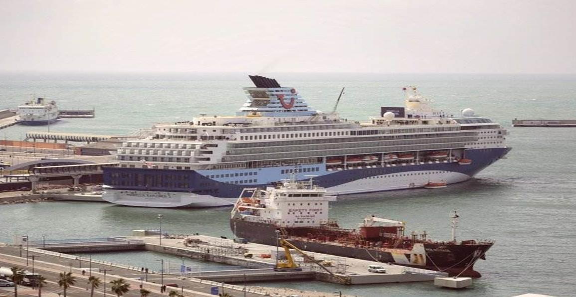 Crucero con enfermos ancla en Yucatán; espera autorización para atracar