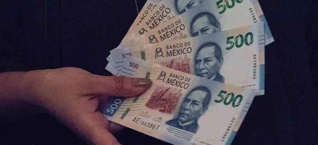 Banxico advierte impacto directo en empresas y hogares por crisis