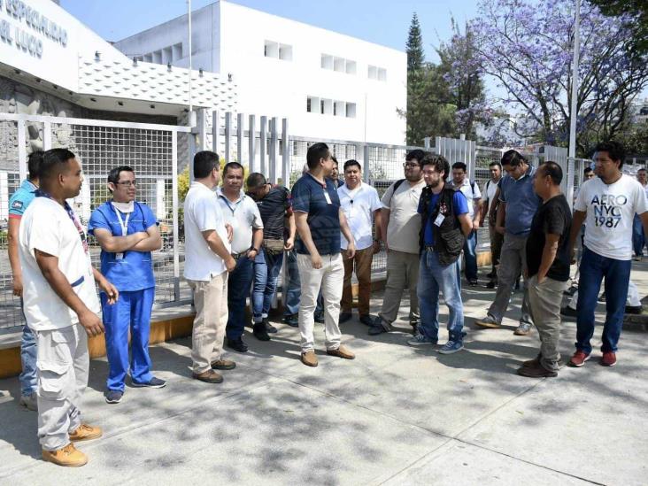 En Xalapa, camilleros denuncian falta de insumos y prestaciones