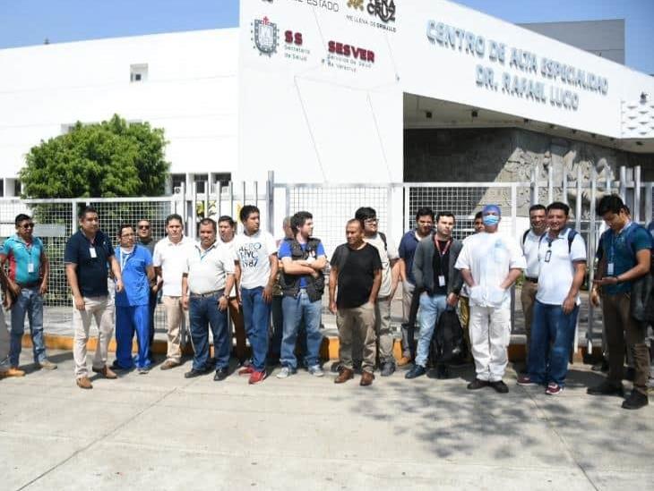 En Xalapa, camilleros denuncian falta de insumos y prestaciones