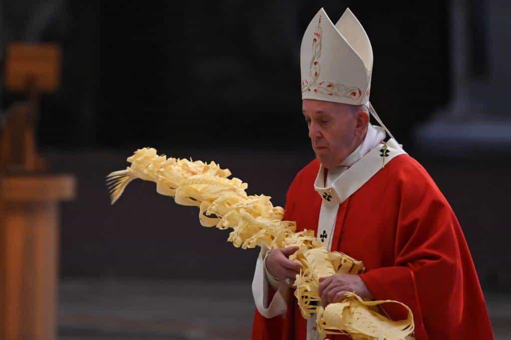 Papa Francisco celebra Domingo de Ramos en iglesia vacía