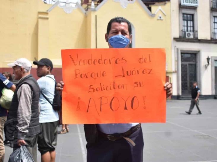 Vendedores ambulantes claman apoyo en Xalapa; reportan pérdidas de 90%