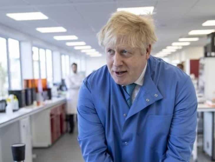 Boris Johnson recibe oxígeno y se reporta estable