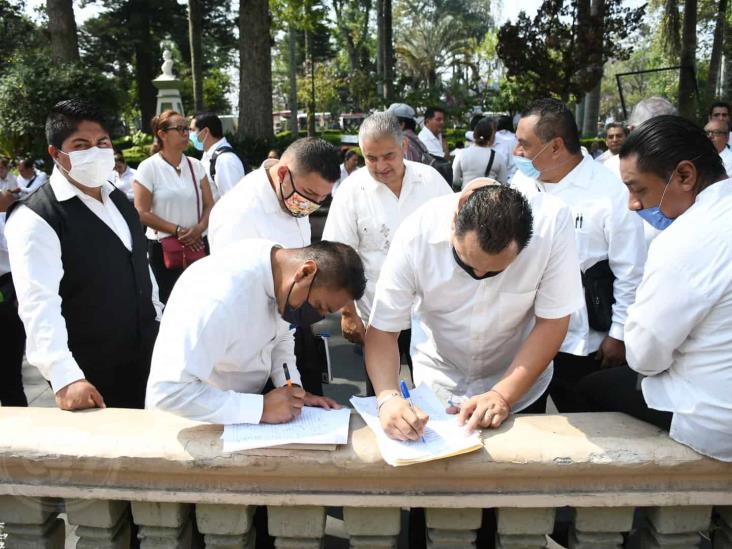 Desesperación por falta de ingresos invade a meseros veracruzanos