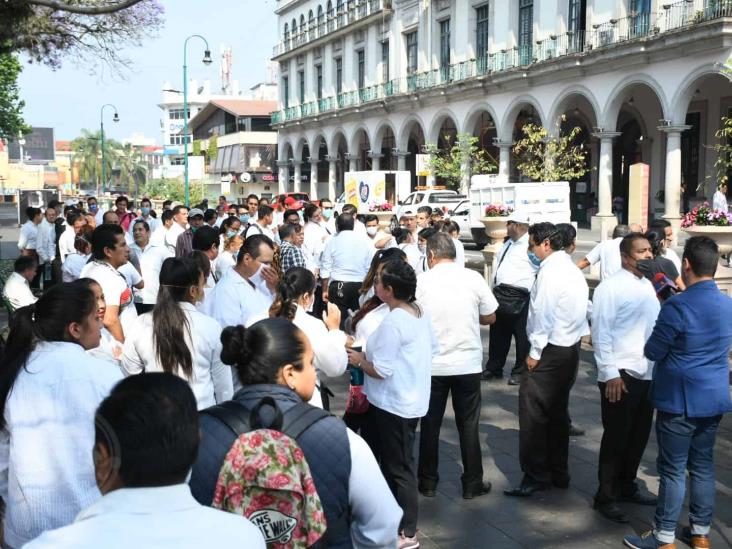 Desesperación por falta de ingresos invade a meseros veracruzanos