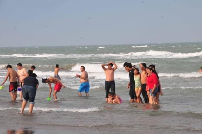 Solicitan usar fuerza pública ante contagios de COVID-19 en playas de Veracruz