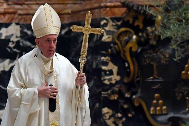 Papa Francisco elogia a los “santos” que ayudan a víctimas de coronavirus