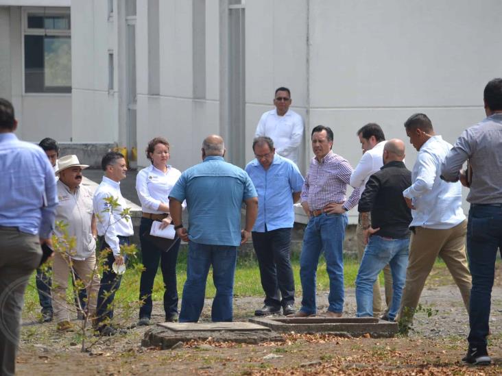 Gobernador de Veracruz recorre Hospital Psiquiátrico en Orizaba