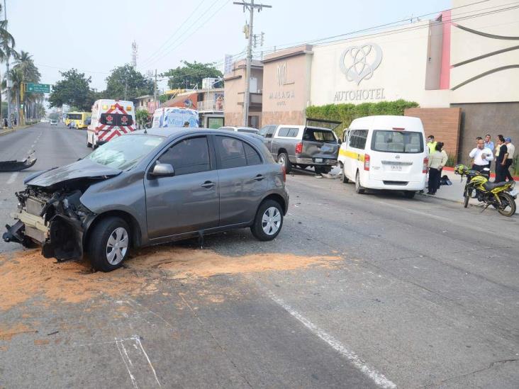 Se registra fuerte accidente en calles céntricas de Veracruz; deja una persona herida