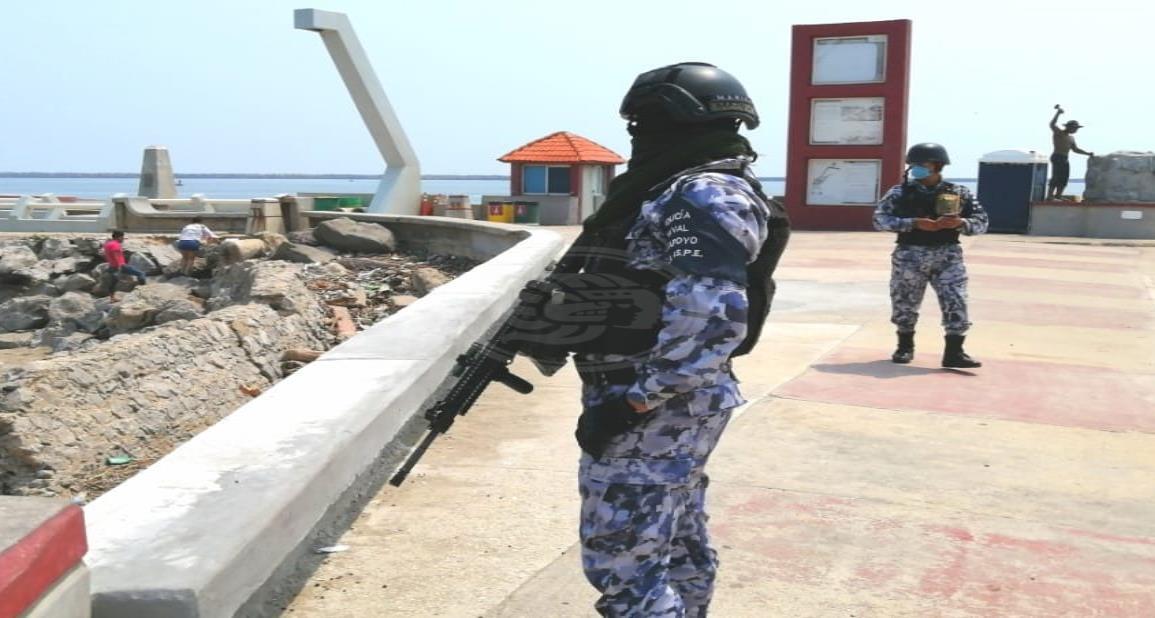Sector Naval exhorta a bañistas desalojar las playas
