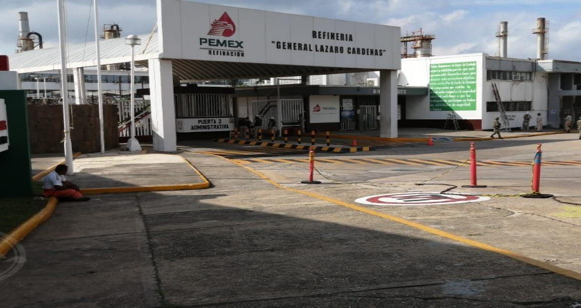 Posible fuga de gas en refinería, alarma a colonias de Minatitlán