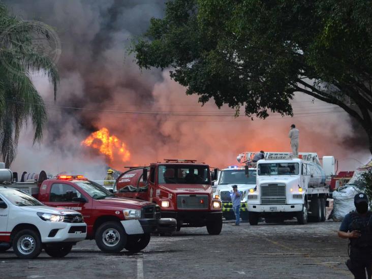 Incendio devasta fábrica recicladora en carretera federal Orizaba-Córdoba