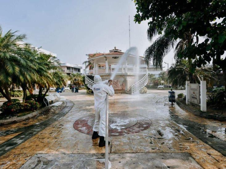 Sanitizan el centro de la ciudad de Tuxpan