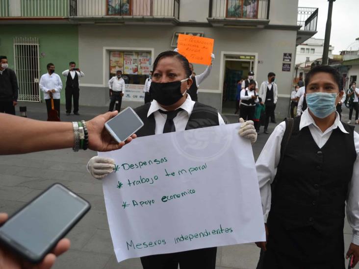 Protestan meseros en Orizaba; también piden apoyos