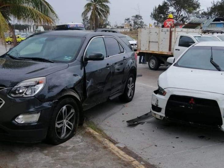 Registran carambola de siete unidades; deja 1 persona herida y cuantiosos daños