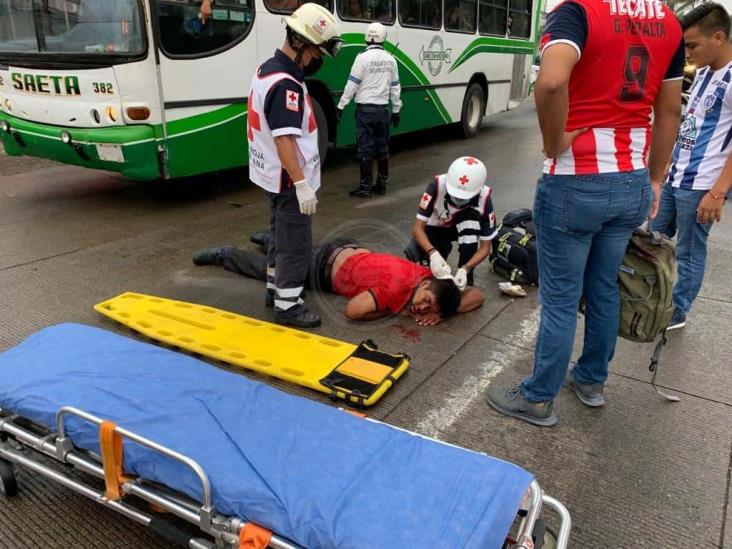 Derrapa motociclista sobre la avenida Ejército Mexicano