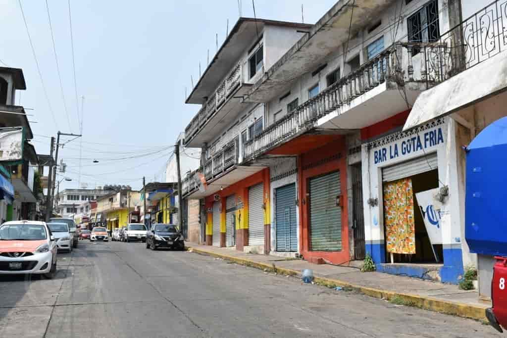 Bares continúan abiertos en el Porvenir de Acayucan