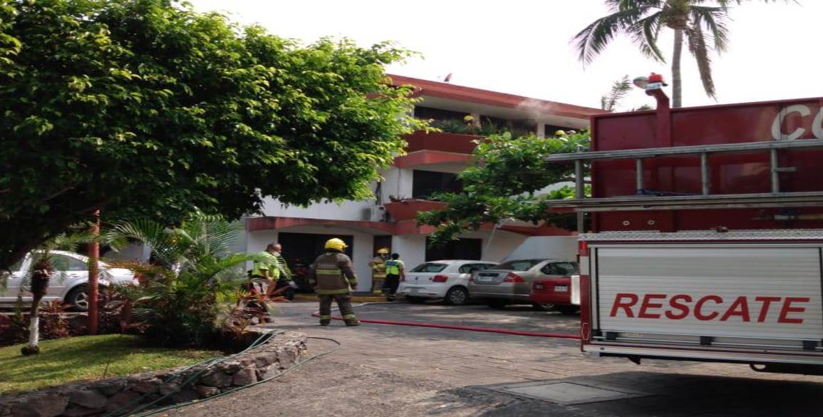 Bomberos de Veracruz sofocan incendio en residencia de la colonia Playa de Oro