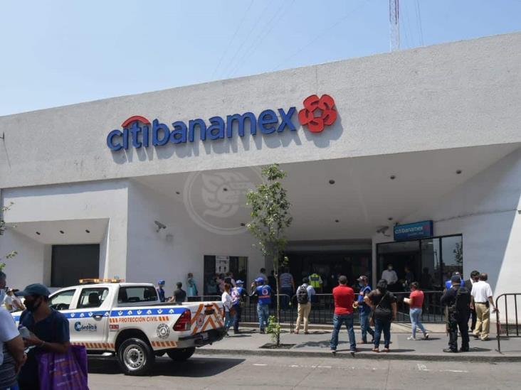 Clausuran Banamex en Córdoba por incumplir ‘sana distancia’