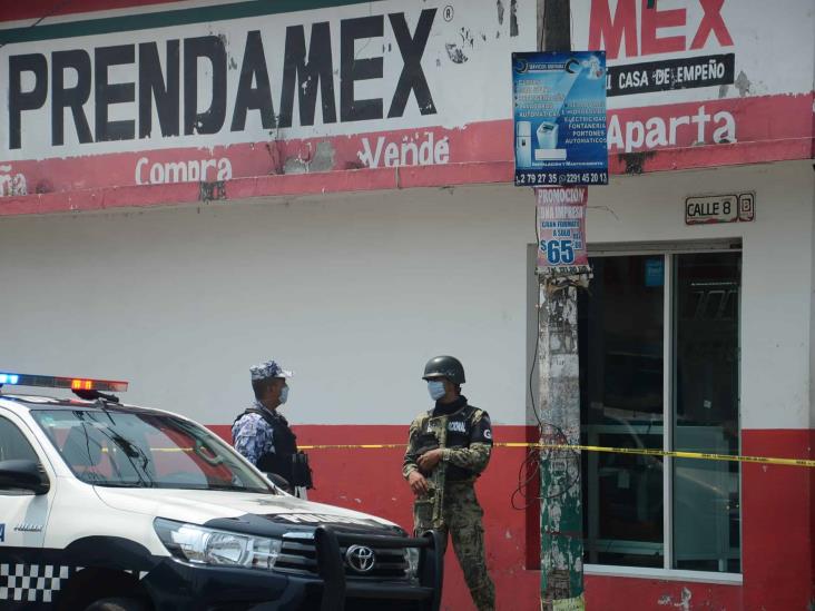 Asaltan sujetos armados casa de empeños Prendamex en Veracruz