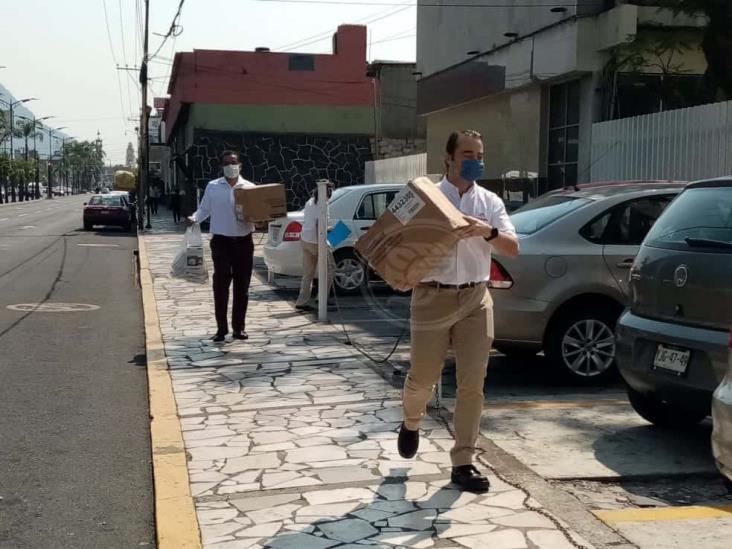 Donan trajes y mascarillas a delegación del IMSS en Orizaba