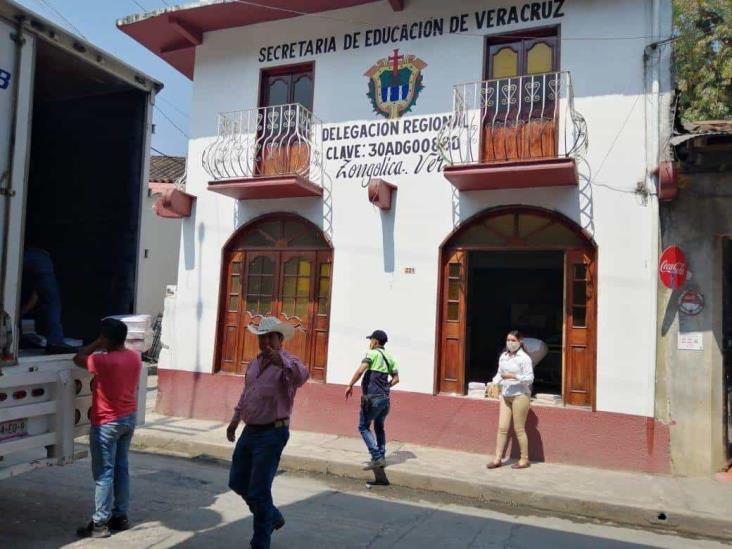 Llegan cuadernillos ‘Veracruz Educando a Distancia’ a la sierra de Zongolica