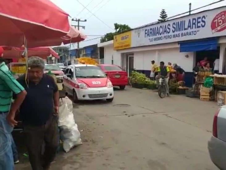 Desacatan medidas en concurrido tianguis de Coatzacoalcos