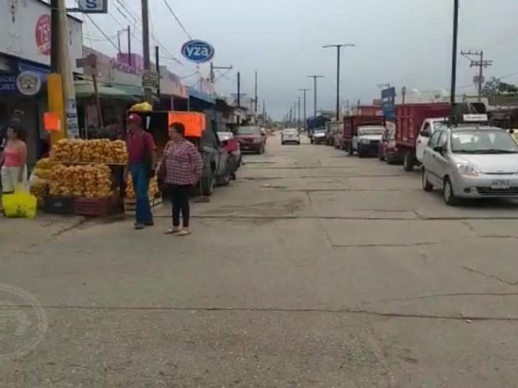 Desacatan medidas en concurrido tianguis de Coatzacoalcos