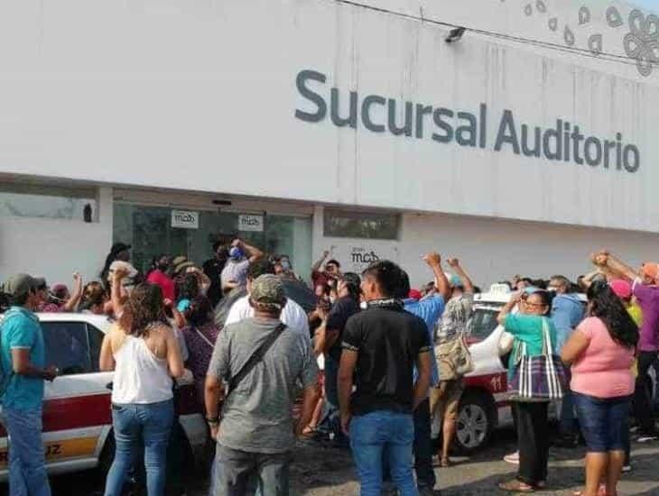 Antorchistas exigen a Grupo MAS reactive servicio de agua ante contingencia