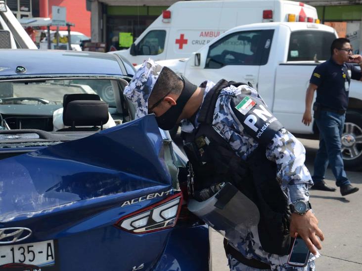 Se registra volcadura en calles del centro de Veracruz