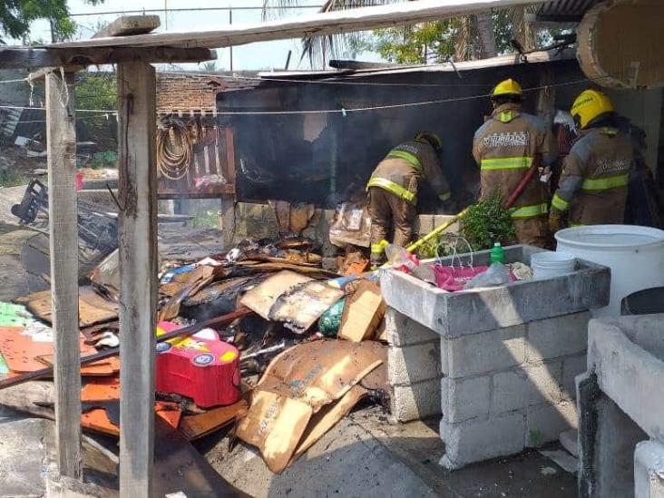 Quema irresponsable de basura provoca incendio en calles de Veracruz