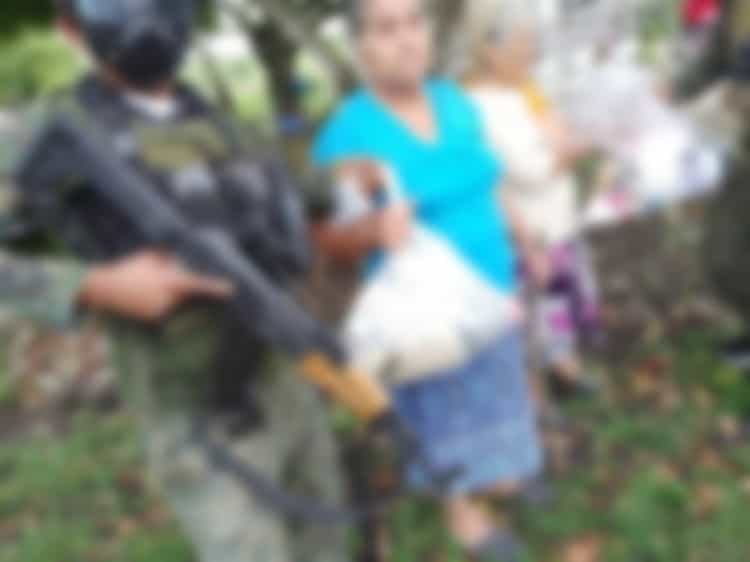 En feudos del PAN, narco entrega más despensas en Veracruz