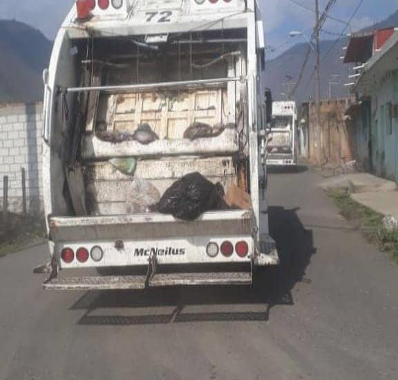 En Aquila impiden a Alcaldía de Córdoba tirar basura ilegalmente