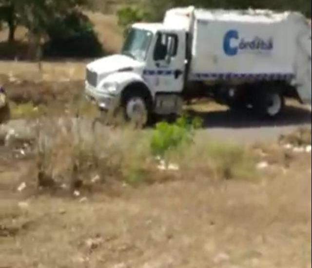 En Aquila impiden que Alcaldía de Córdoba tire ilegalmente toneladas de basura