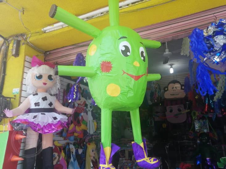 En Coatzacoalcos, ponen a la venta piñatas de Susana Distancia