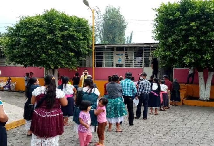 En Ixhuatlancillo, entregan despensas con recursos del Fortamun