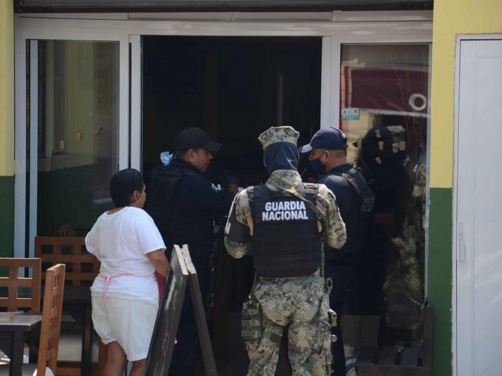 Sujetos armados interrumpen con violento asalto negocio en fraccionamiento Virginia