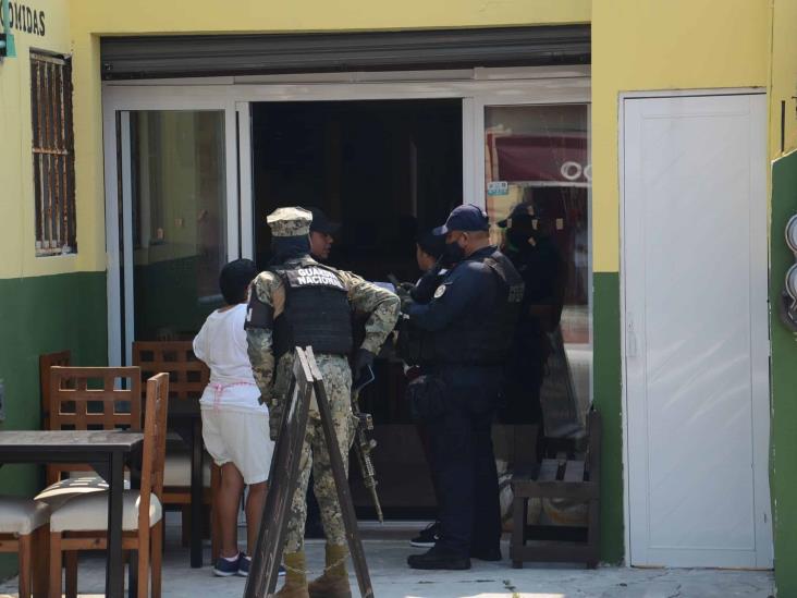 Sujetos armados interrumpen con violento asalto negocio en fraccionamiento Virginia
