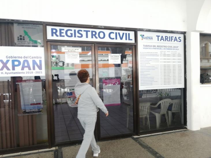 Baja atención en Registro Civil de Tuxpan