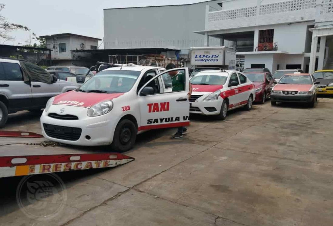 Asegura Transporte Público “taxis libres” en Sayula de Alemán