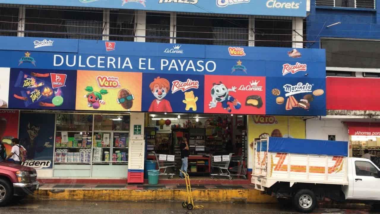 Robo a mano armada a dulcería en pleno centro de Acayucan