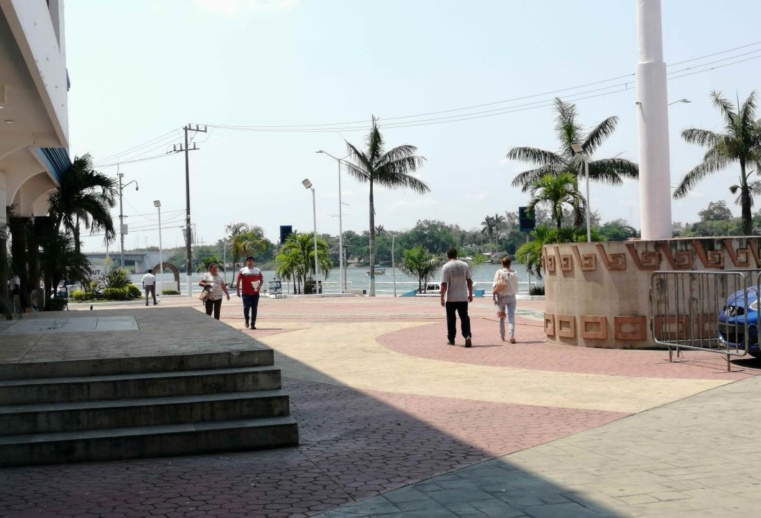 En Tuxpan, ante incremento de contagios población teme por su salud