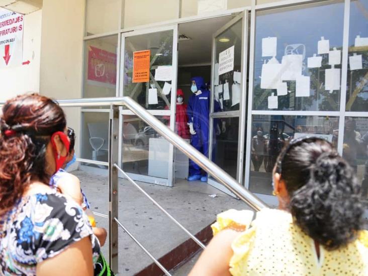 Cantan mañanitas a mamás del IMSS; dan ánimos a pacientes del MER