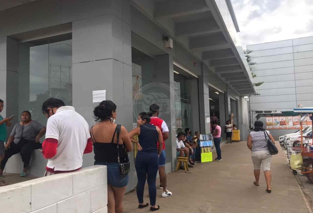 Tiendas de electrodomésticos no cerraron en Acayucan