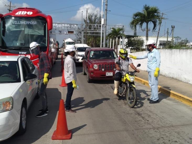 Revisan hasta 300 vehículos en filtro sanitario de Coatzacoalcos