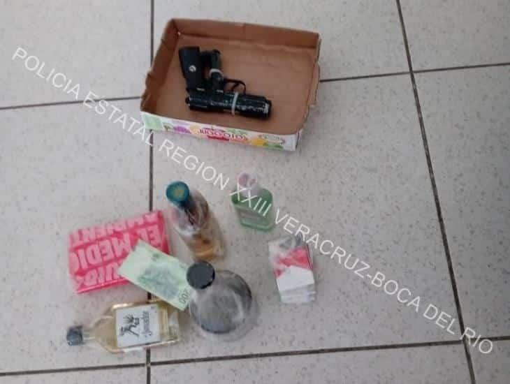 Detienen a dos sujetos que asaltaron tienda de conveniencia en Veracruz